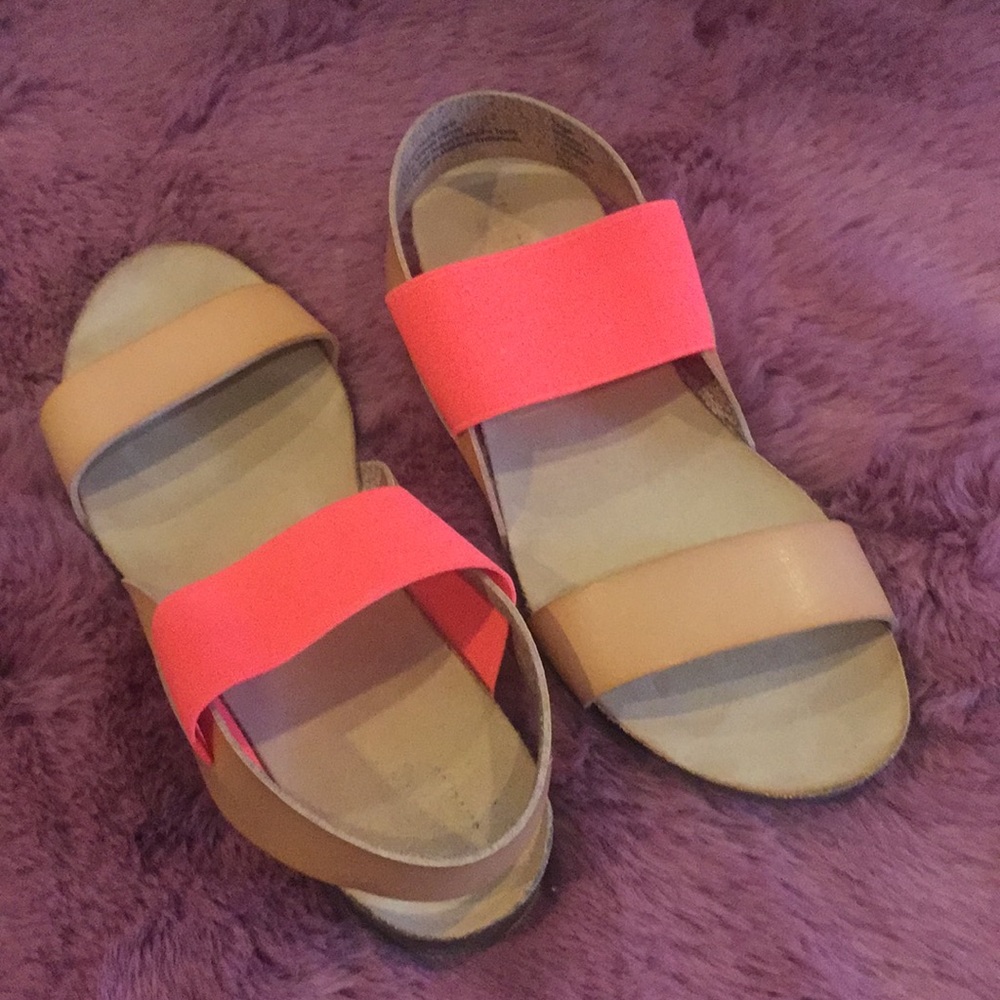 Mossimo tan sandals